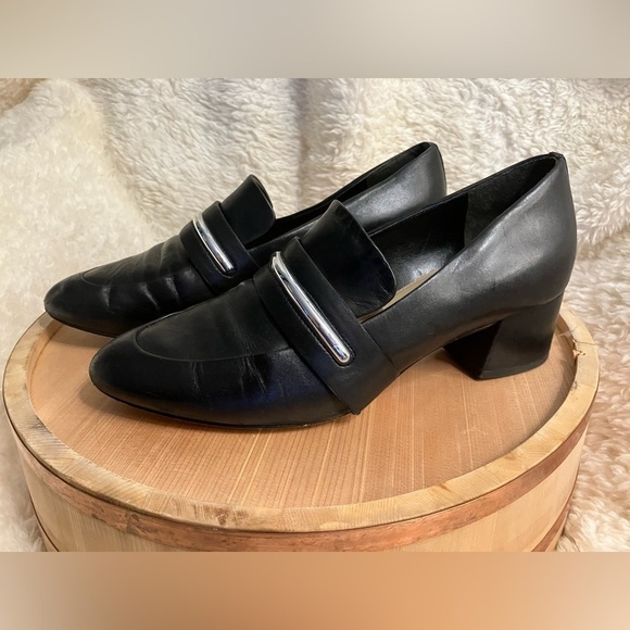 Via Spiga Tallis Loafer Flat Black Leather Slip-on Sz 8 - Picture 1 of 12